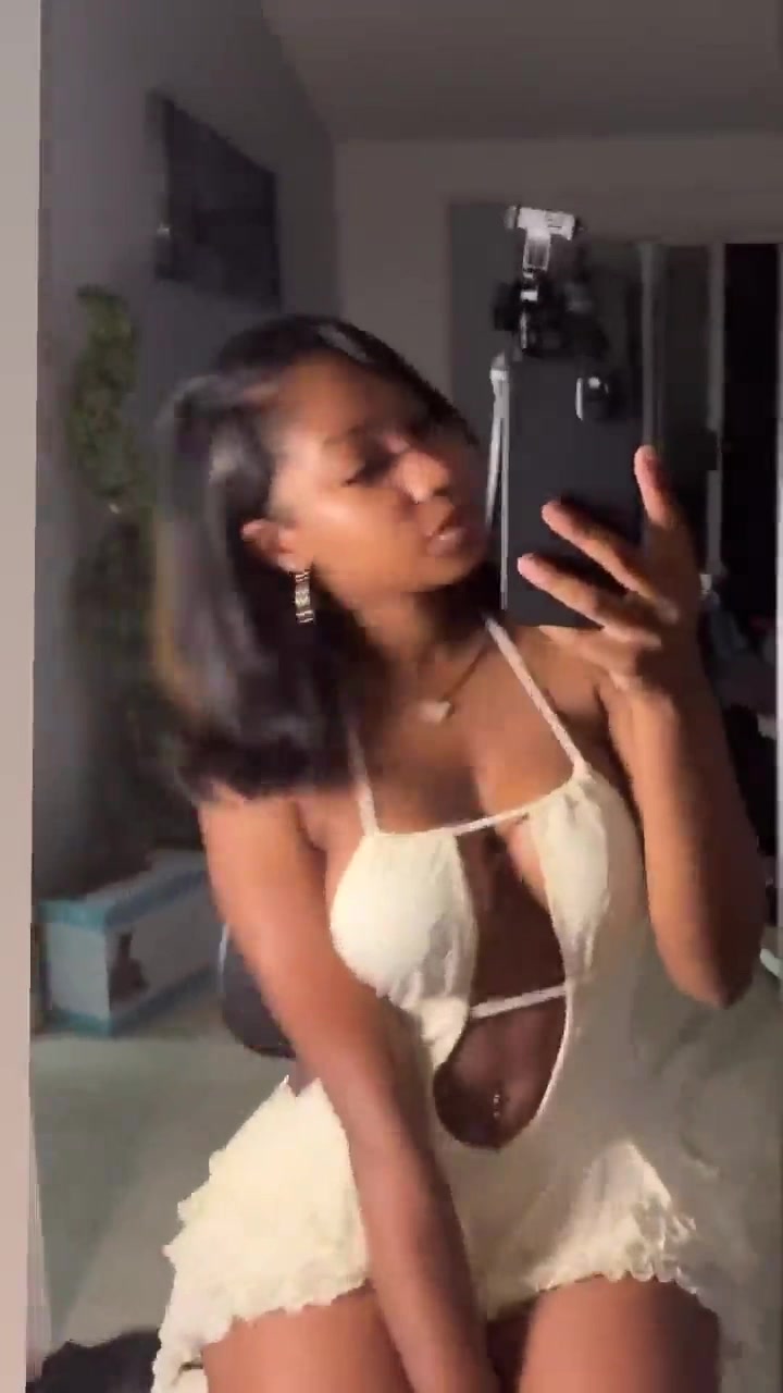 Cooking with kya Viral Video Hot Nude Boobs