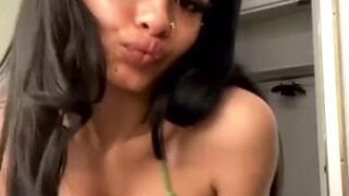 India Love Nude Showing Off Her Big Breasts On Live Stream Onlyfans Trending
