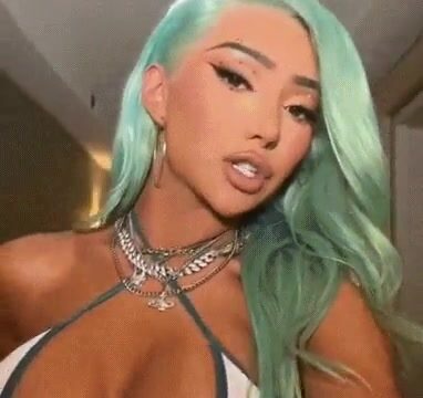 Nikita Dragun nude showing off her big tits onlyfan trending