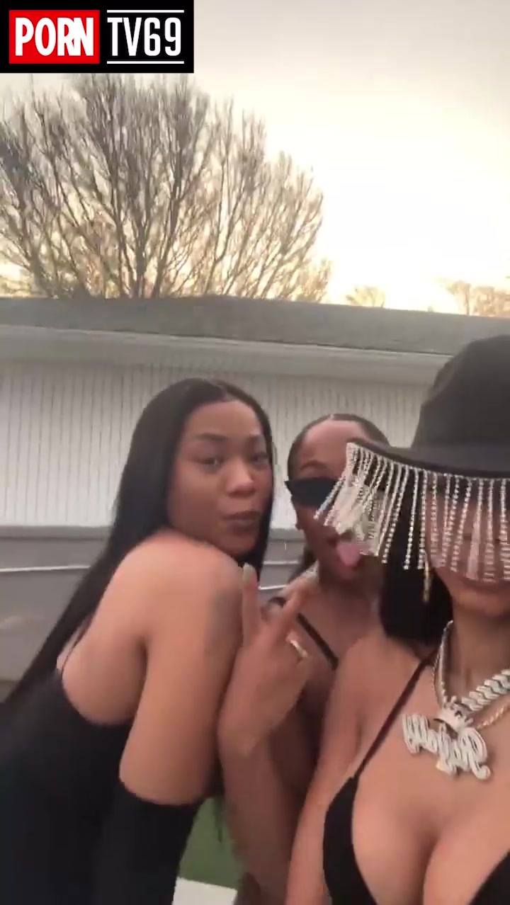 Royalty Onlyfans nude showing off her big breasts hot trending